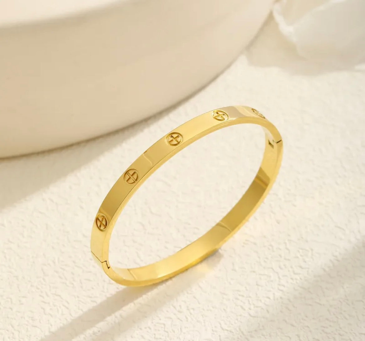 Bangle clou