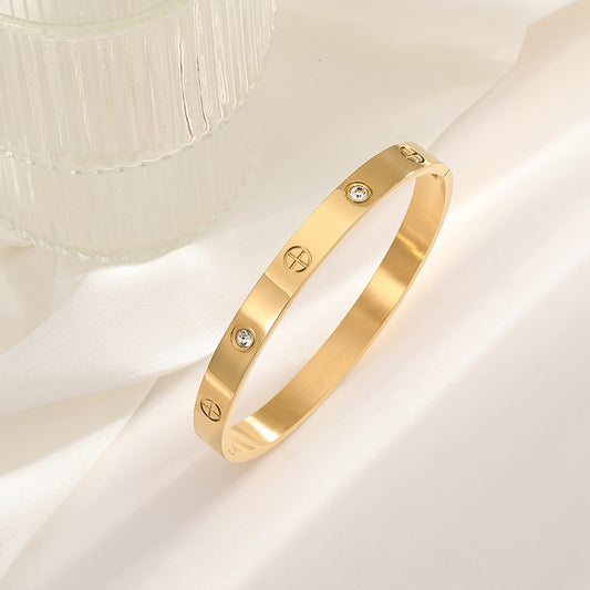 Shiny bangle