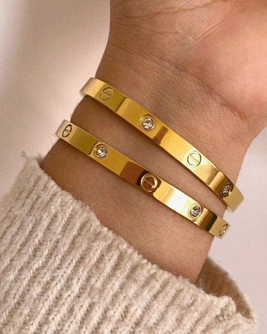 Shiny bangle